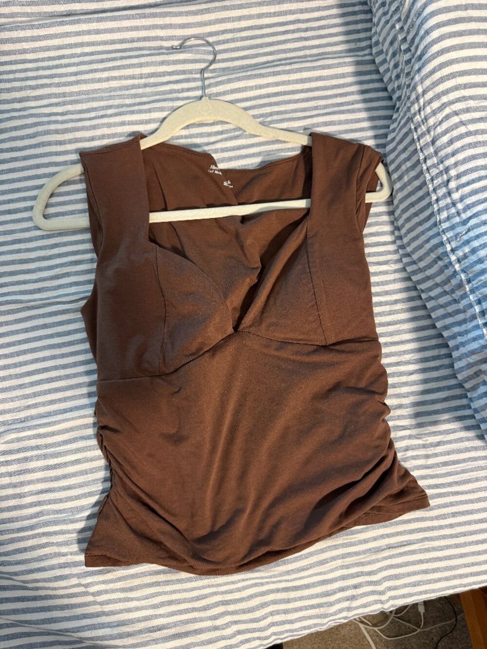 Abercrombie brown going out top - size L